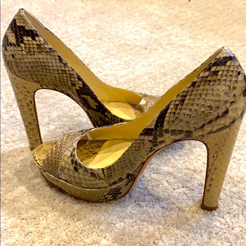 💛Host Pick💛 Stunning Alexandre Birman Python Peep Toe shoes